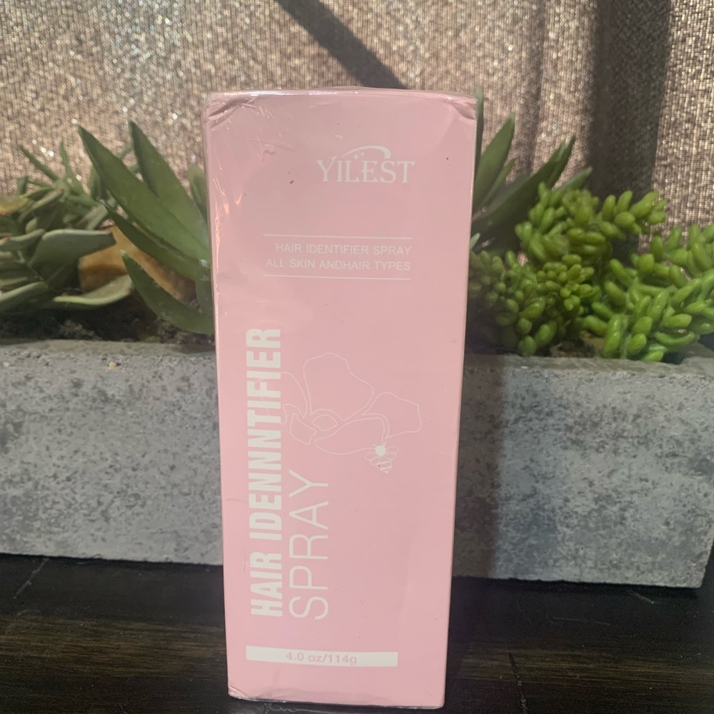 Hair Identifier Spray with Dermaplaning blades
